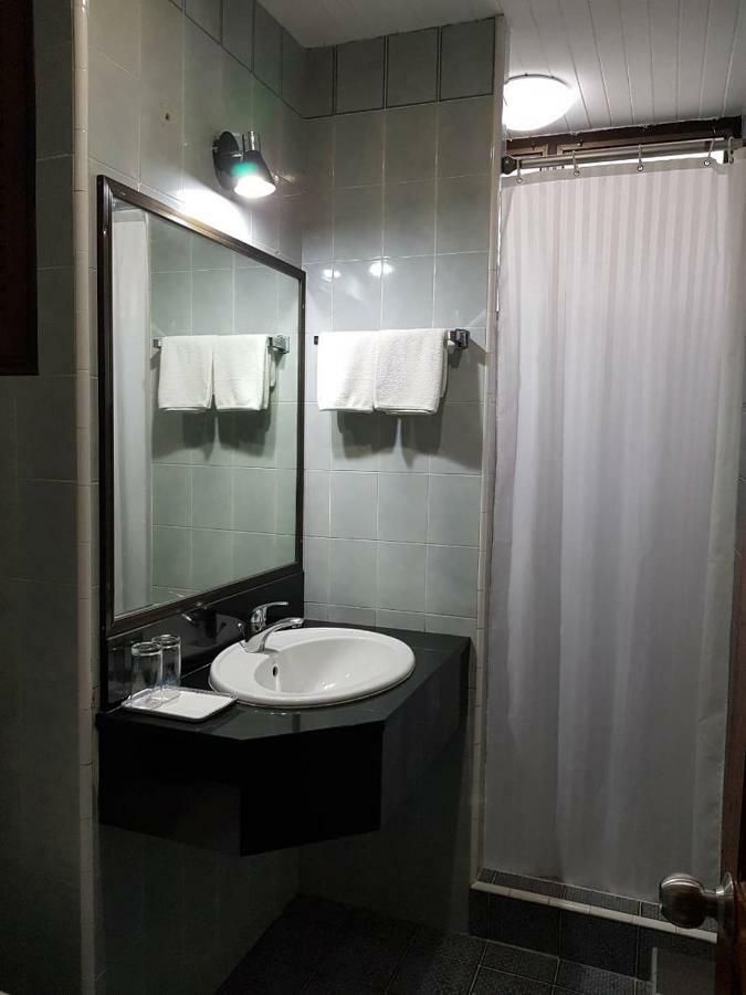 Baanbusarin Hotel Hua Hin Exterior foto